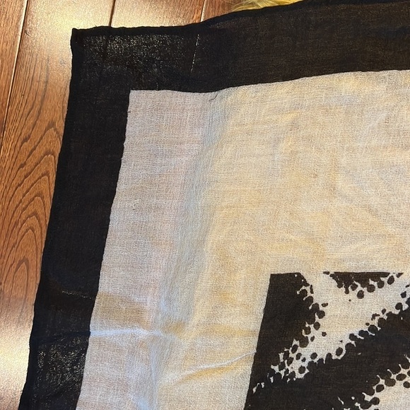 Vintage luxury canvas geo printed  square scarf - Picture 11 of 17